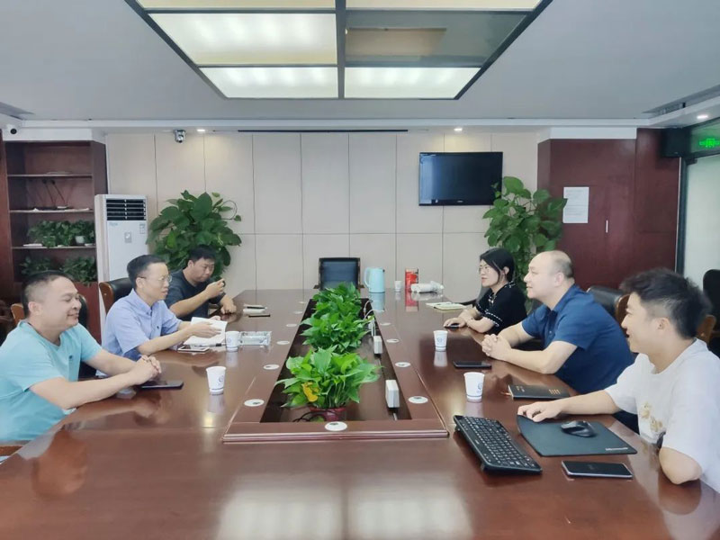 鄭州市科技局、發(fā)改委、生態(tài)環(huán)境局領(lǐng)導(dǎo)蒞臨鑫安利集團(tuán)調(diào)研